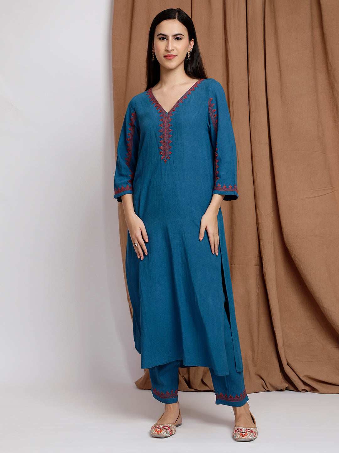 BLUE EMBROIDERED LINEN KURTA WITH PANTS