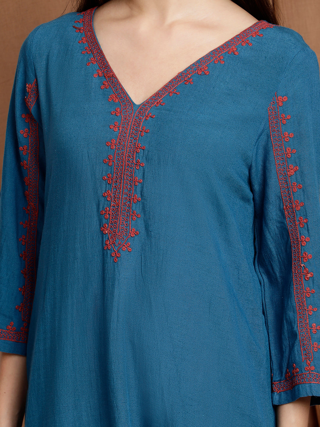 BLUE EMBROIDERED LINEN KURTA WITH PANTS