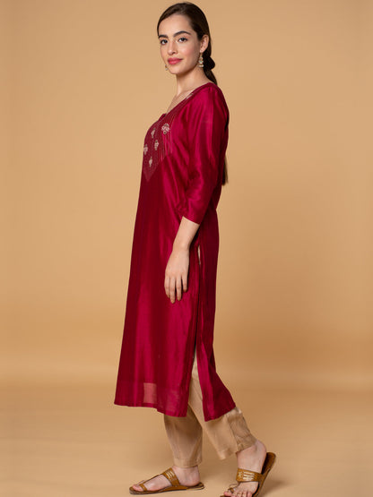 MAGENTA ZARI EMBROIDERED CHANDERI KURTA WITH PANT