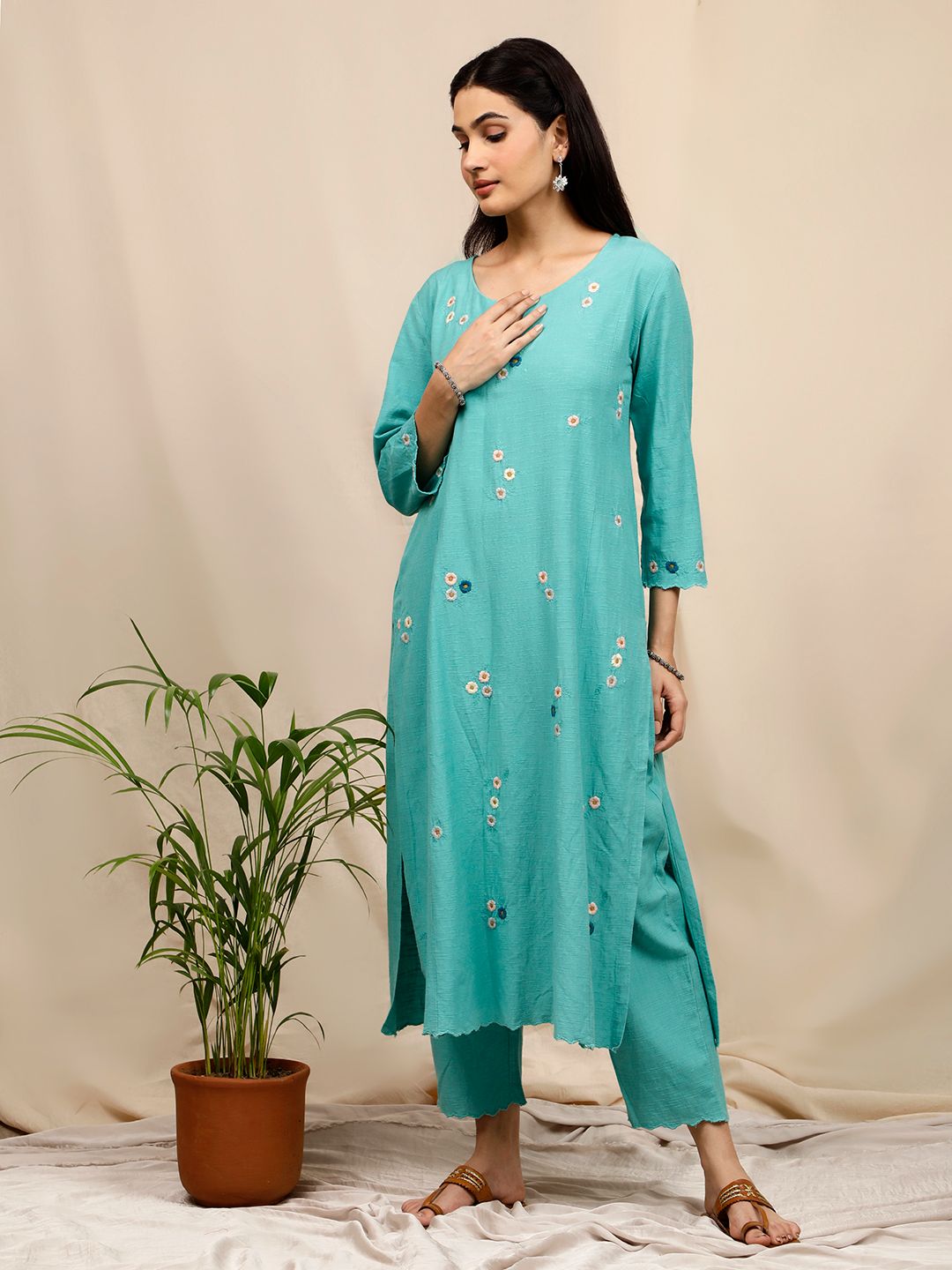 GREEN FLORAL EMBROIDERED KURTA