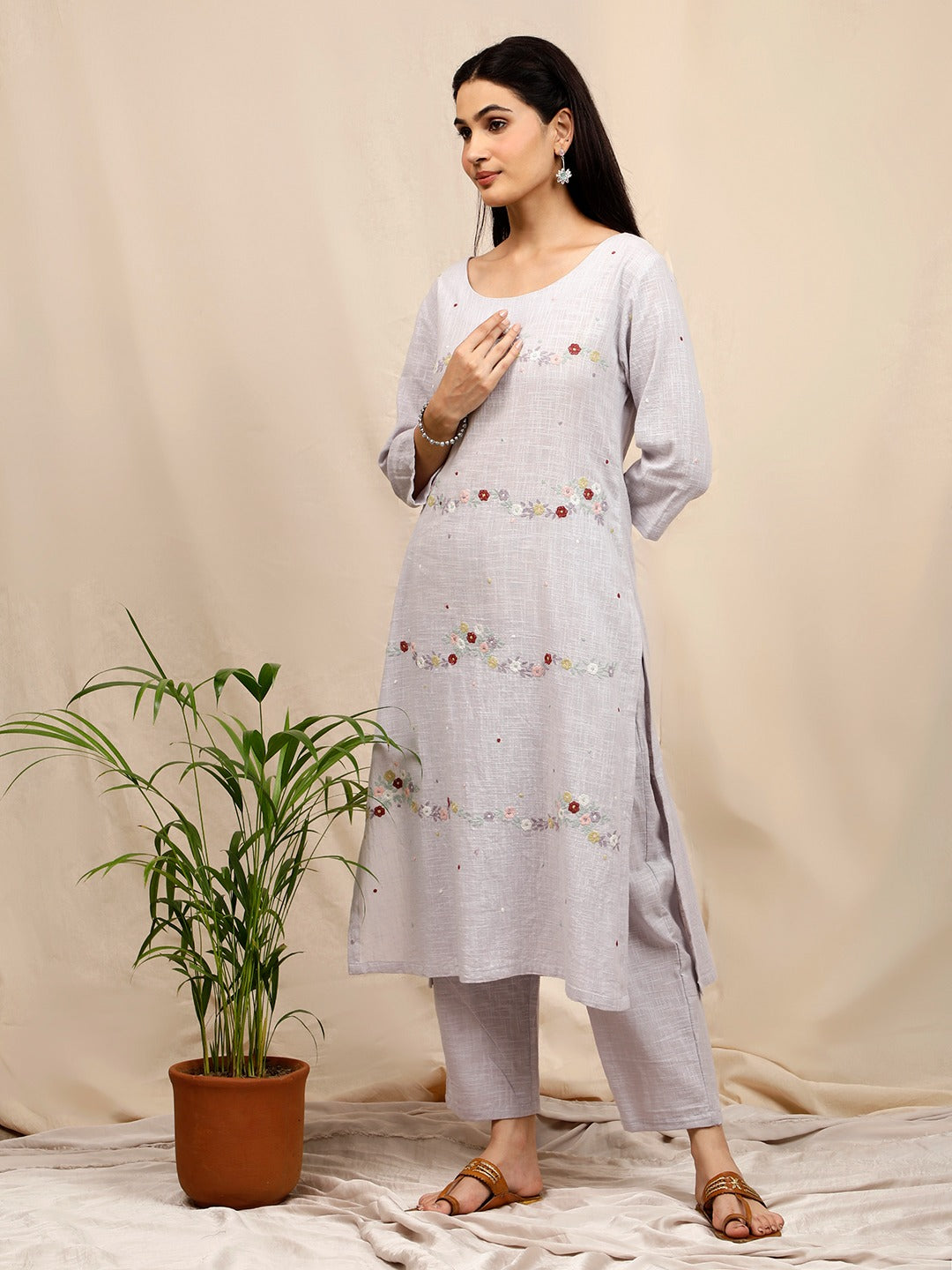 BLUE COTTON SLUB FLORAL EMBROIDERED KURTA